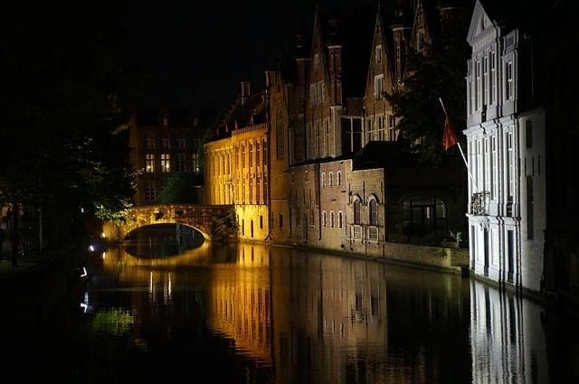 bruges canali notte