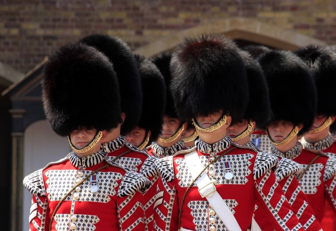 buckingham palace guardie