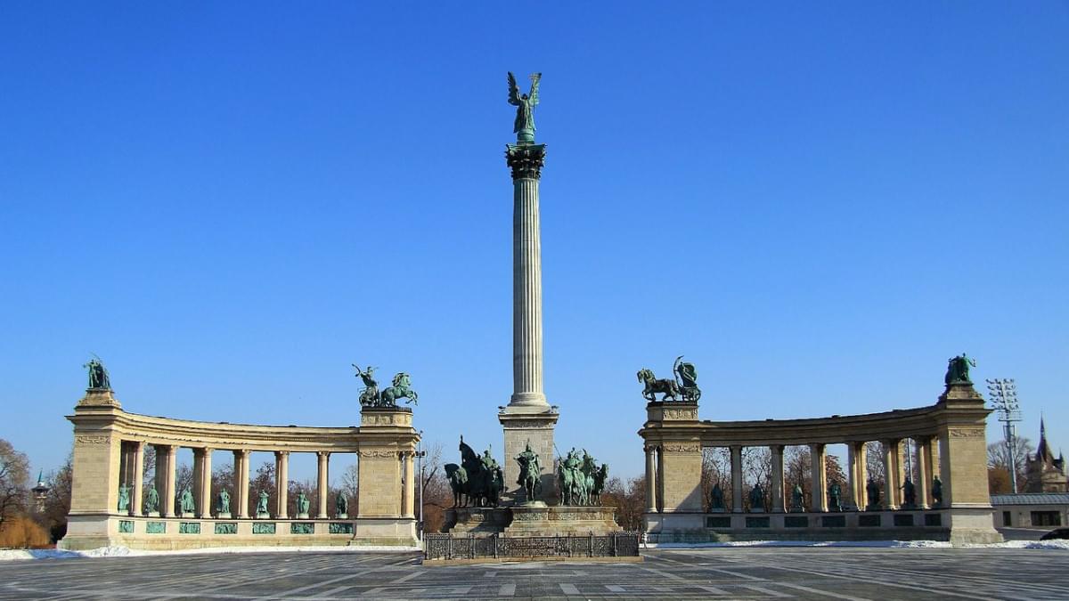 budapest piazza degli eroi 1