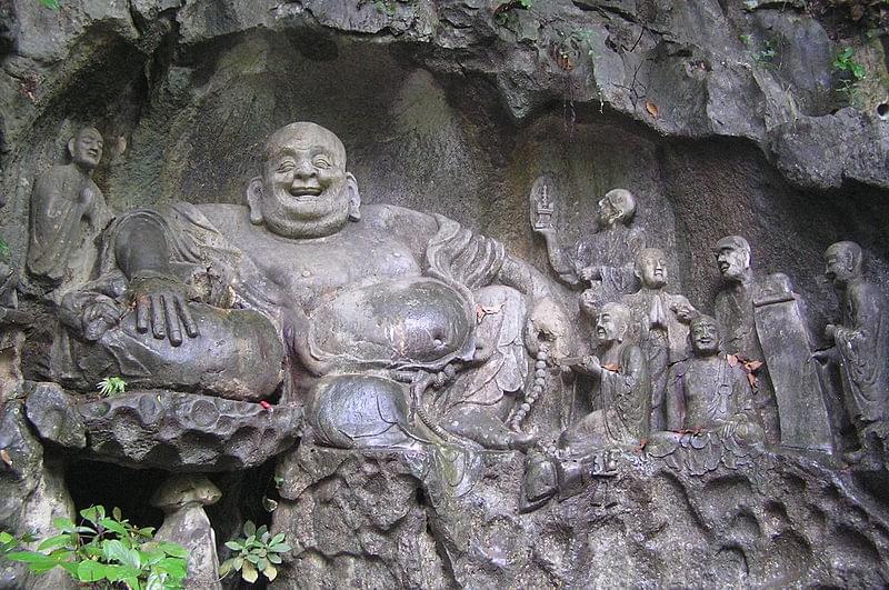 buddha scolpiti feilai feng caves