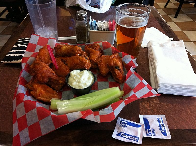 buffalo wings at airport anchor bar