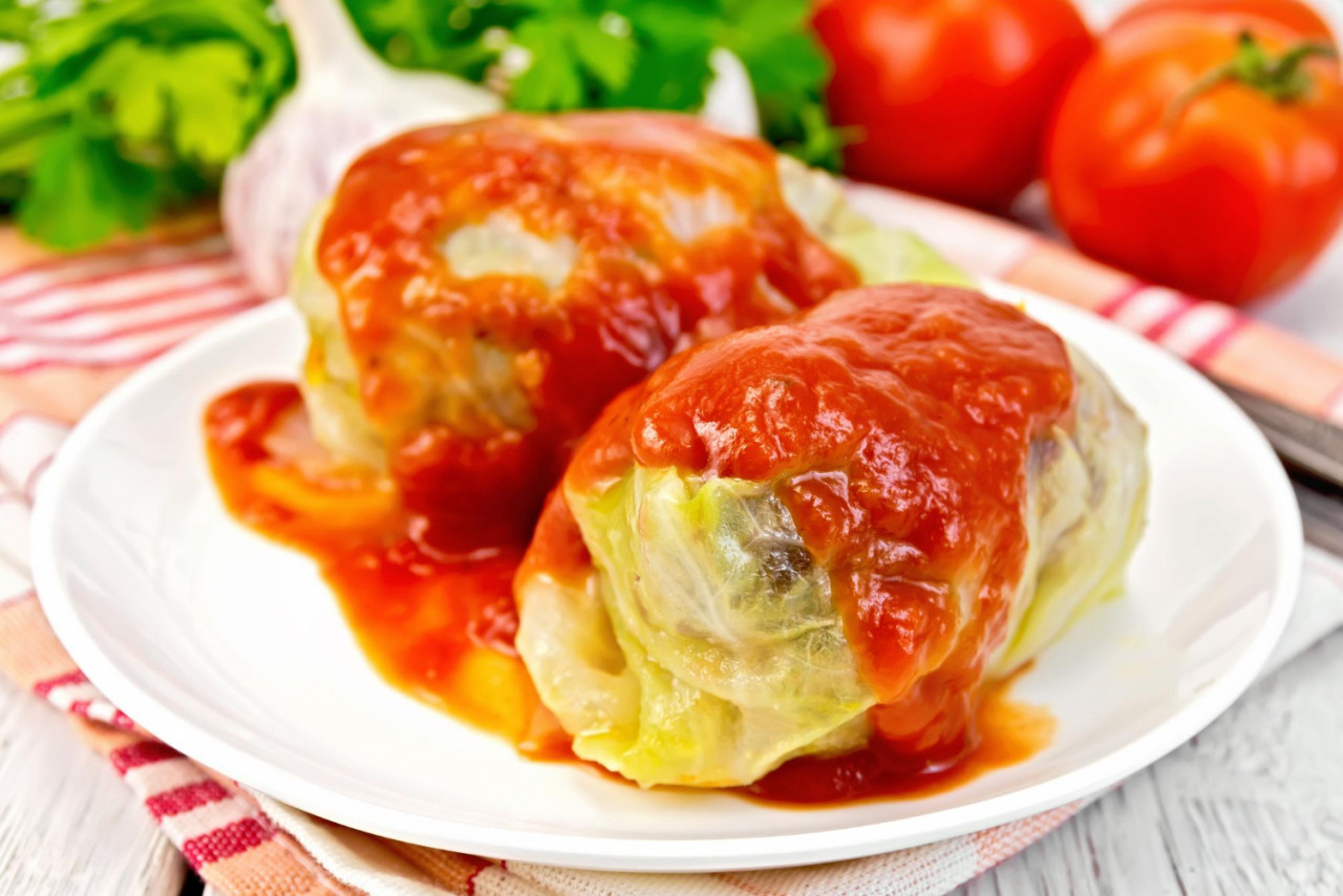 cabbage stuffed plate board