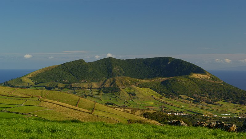 caldeira masiff graciosa azores