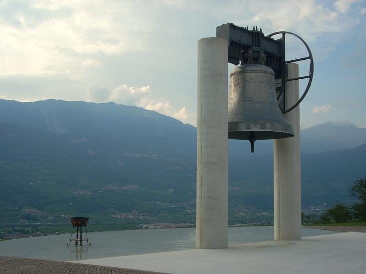 campana dei caduti 4