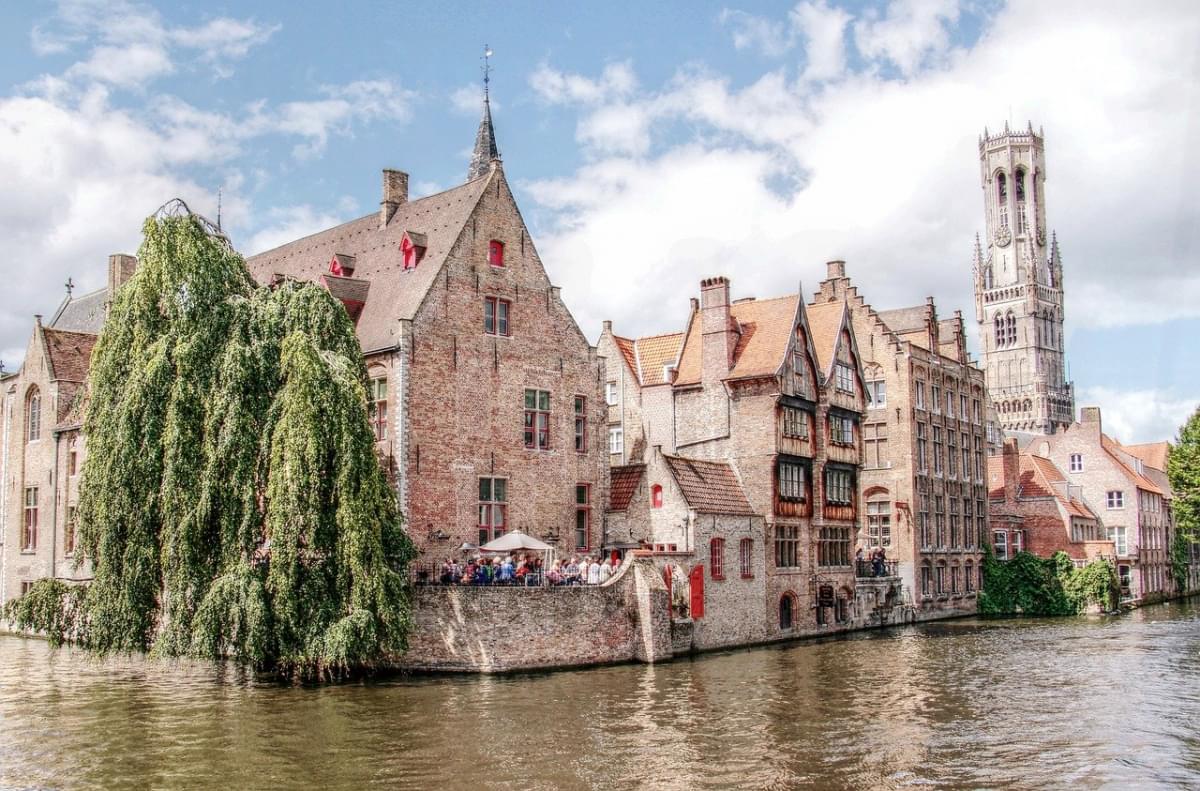 campanile torre bruges canal 2