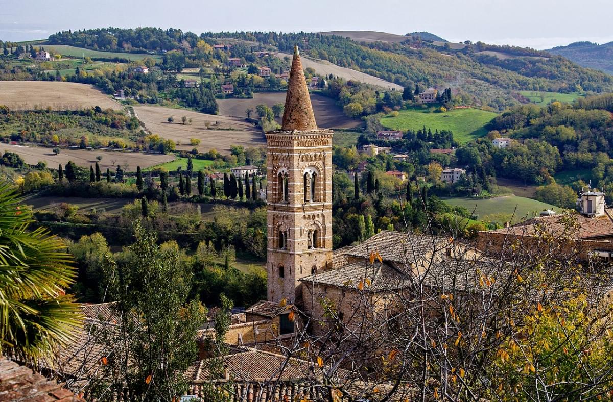 campanile urbino marche gotico