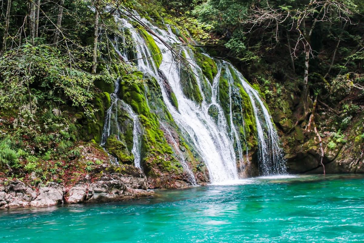 canyon montenegro cascade montagne