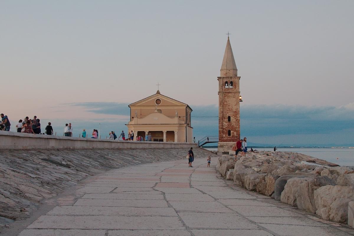 caorle venezia italia chiesa