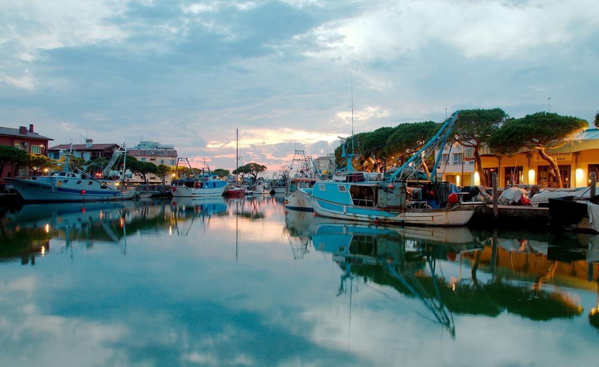 caorle venezia italia porto barche 1