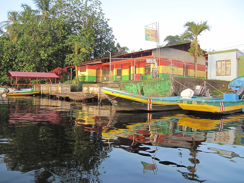 caribbean colours limon costa rica