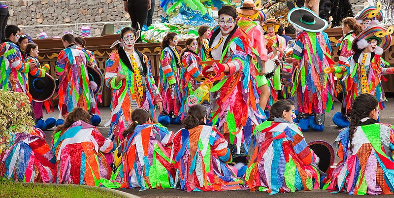 carnaval de santa cruz de tenerife assembling participants