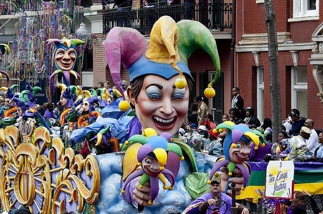 carri e maschere del carnevale di Sciacca