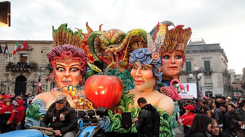 Quali Sono I Personaggi Del Corteo Carnevalesco