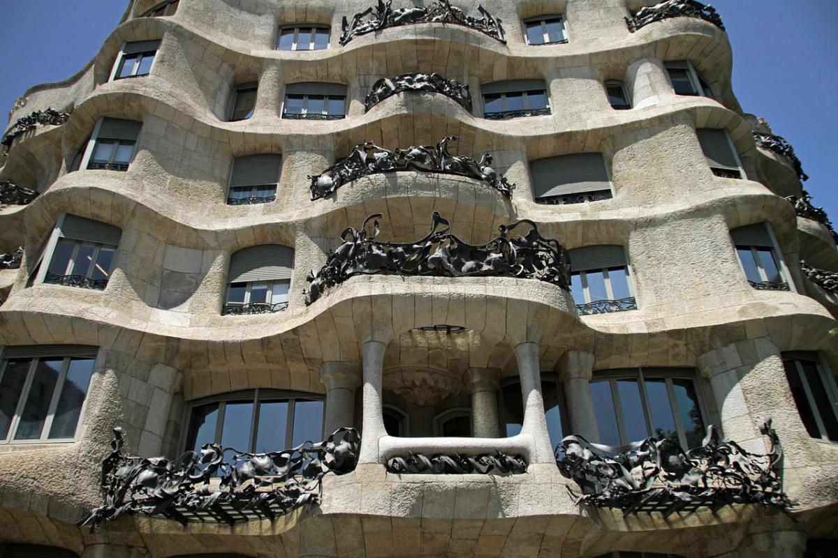 casa mila la pedrera gaudi