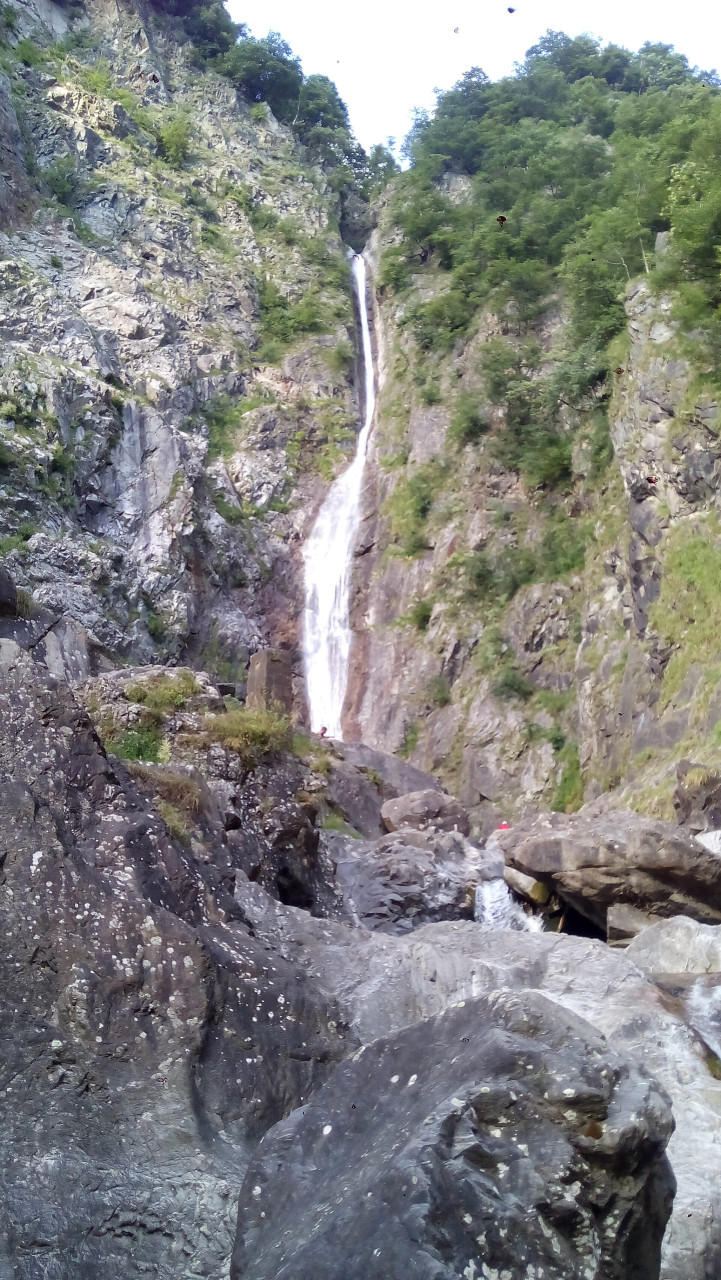 cascatetroggiaintrobio