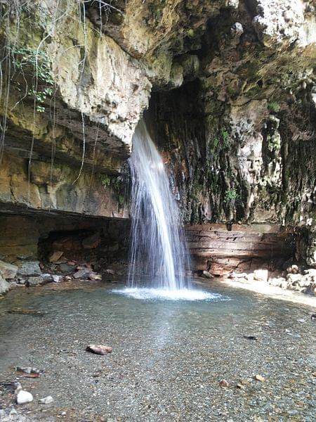 cascatte su stampu e su turrunu sadali sardegna