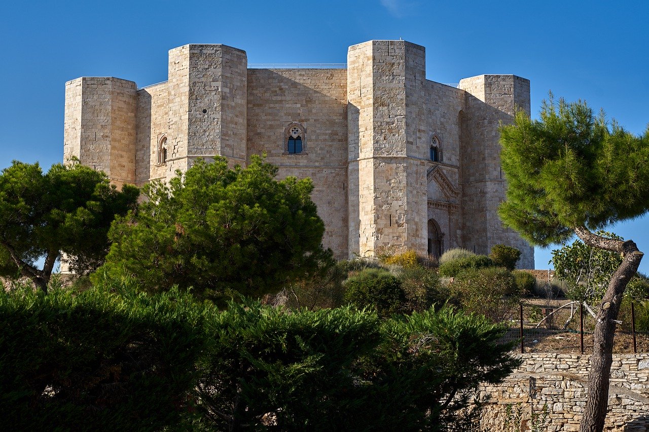 castel del monte italia puglia 1