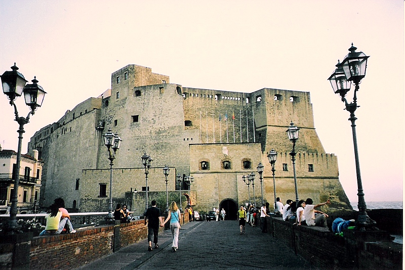 castel dell ovo napoli lampioni 1