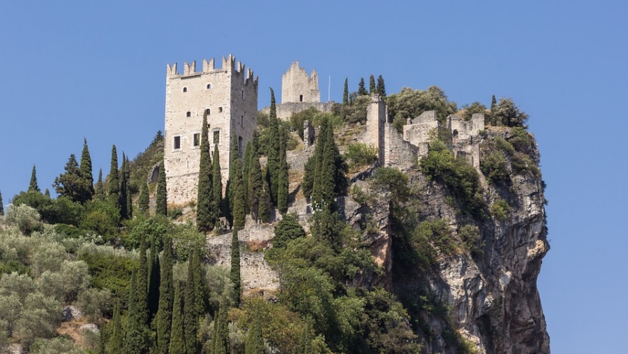 /foto/castello di arco trentino