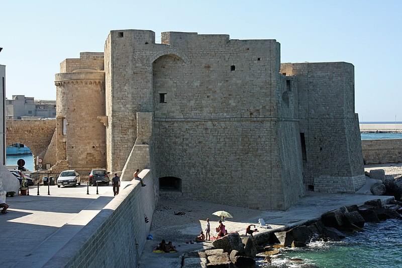 castello di carlo v monopoli
