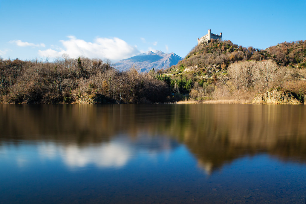 castello di montalto dora e il lago pistono