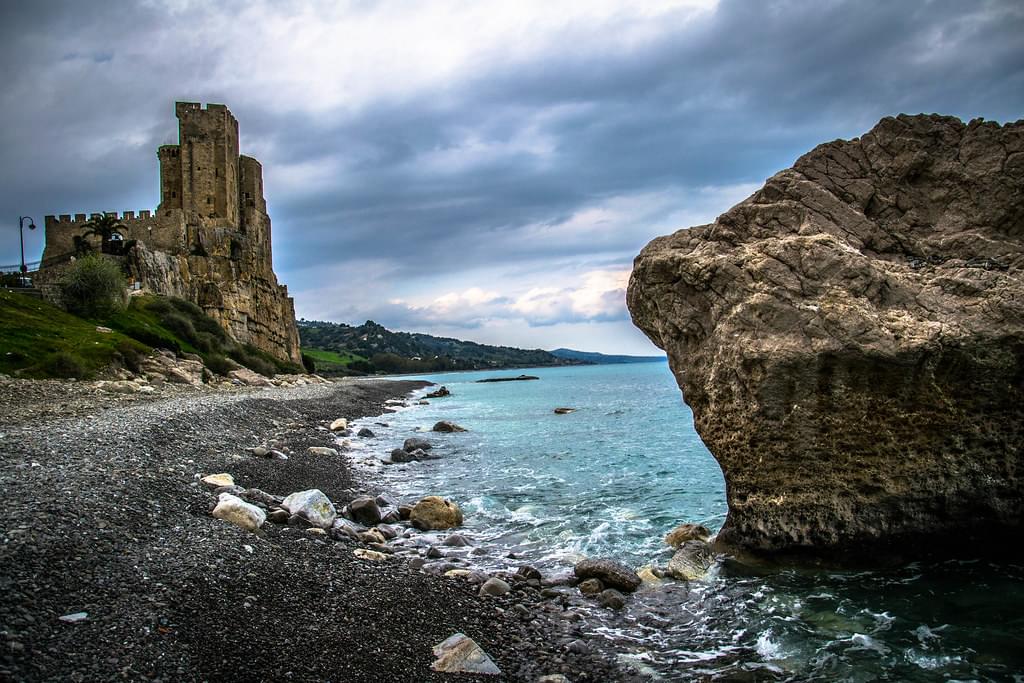 castello di roseto capo spulico