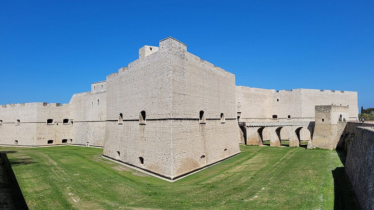 castello svevo barletta - foto di bernard gagnon