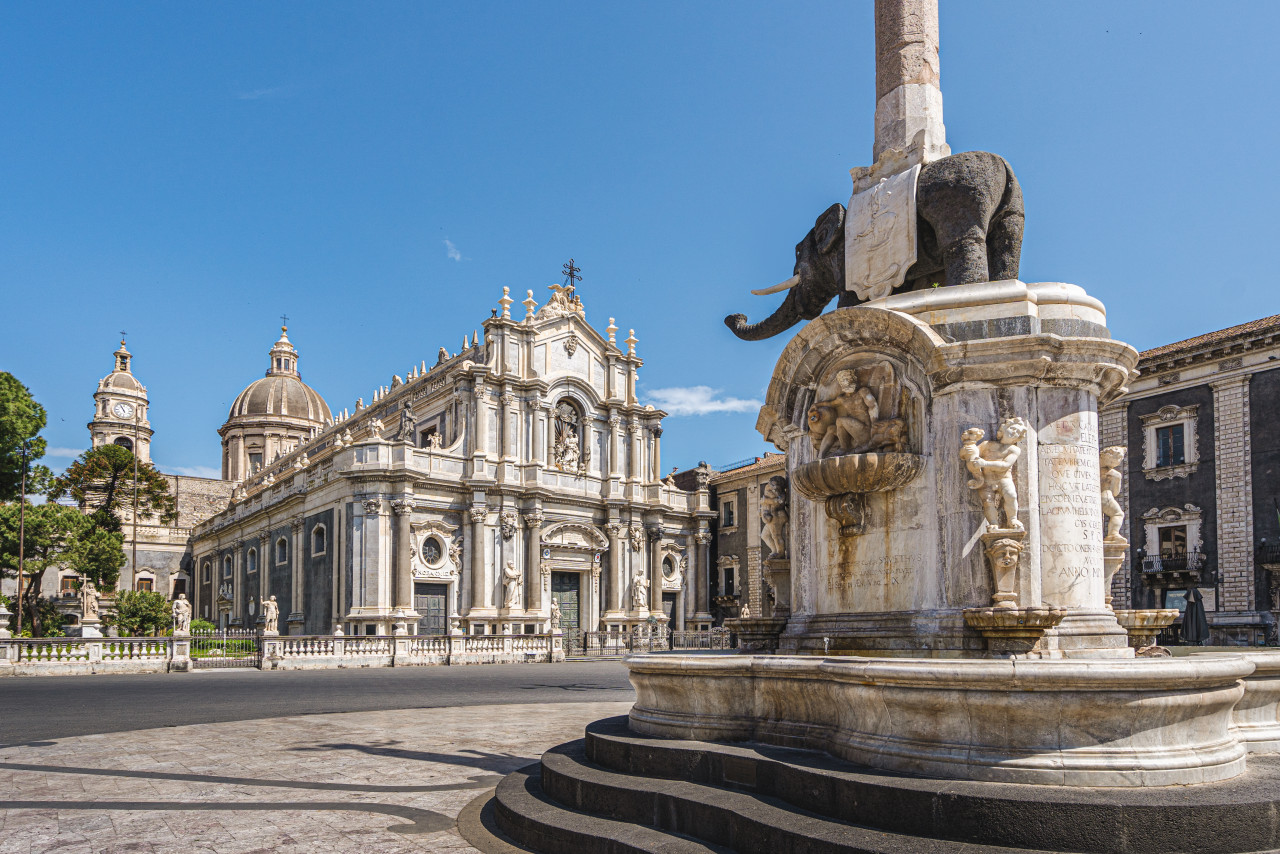 catania sicily italy dome square fountain elephant main landmark city