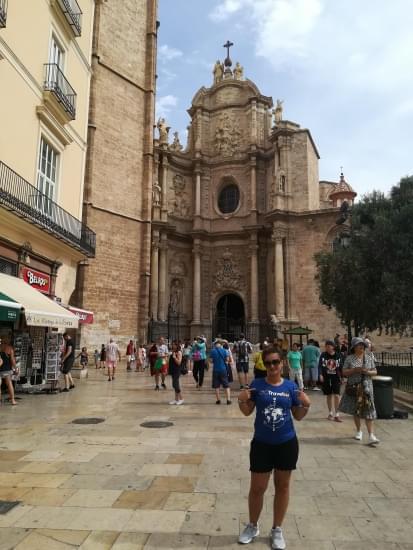 catedral con t shirt brandizzata