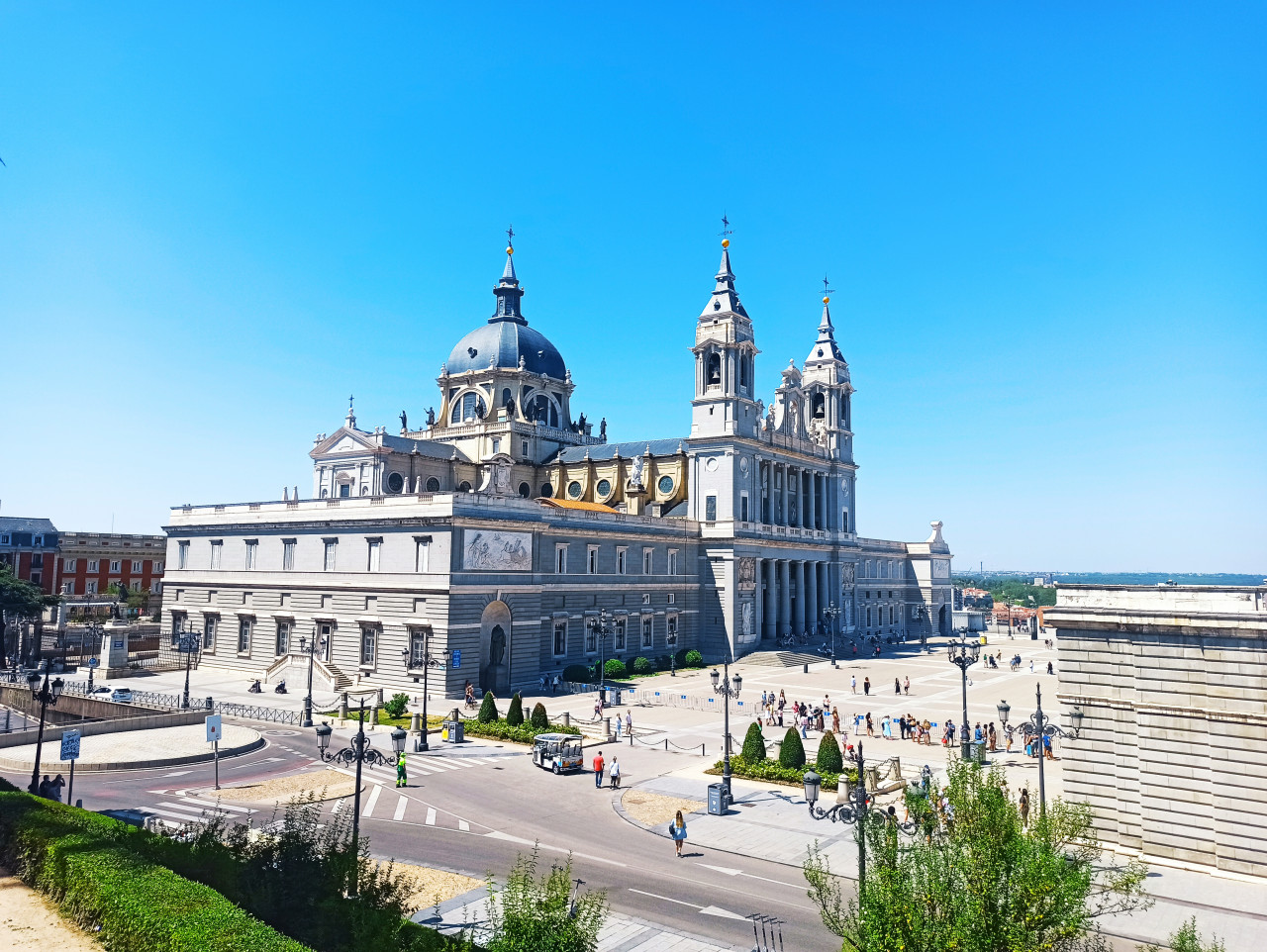 catedral de la almudena en madrid