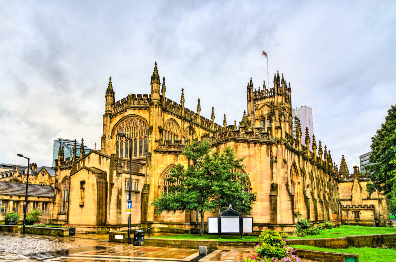 cathedral collegiate church st mary st denys st george manchester england