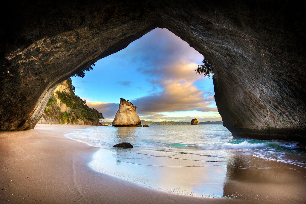cathedral cove sea cave coromandel new zealand