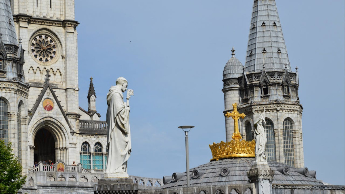 catholic sanctuary lourdes france 1