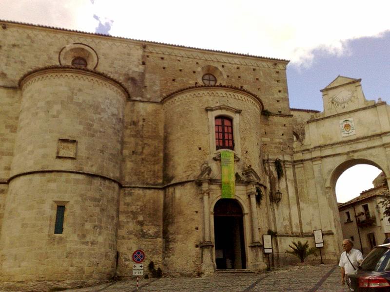 cattedrale di gerace facciata