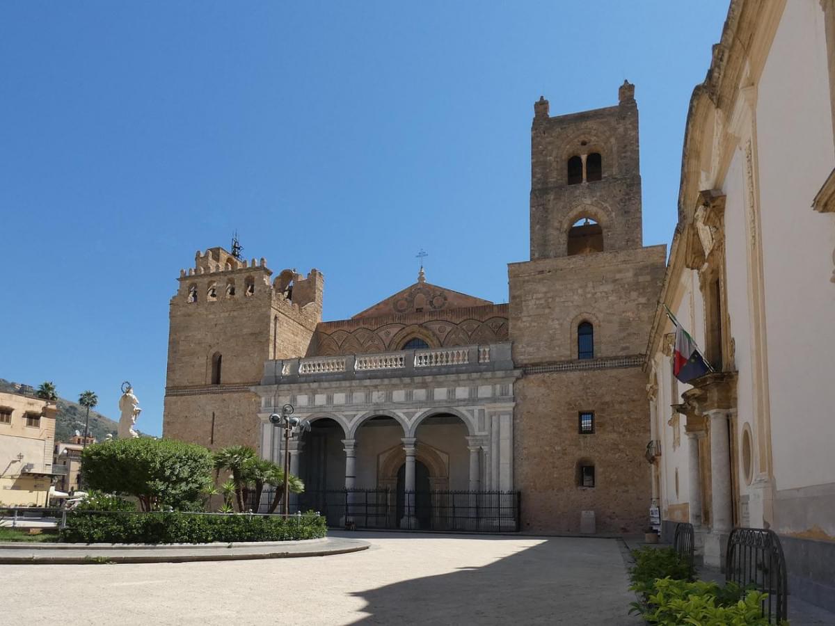 cattedrale monreal sicilia portico 1