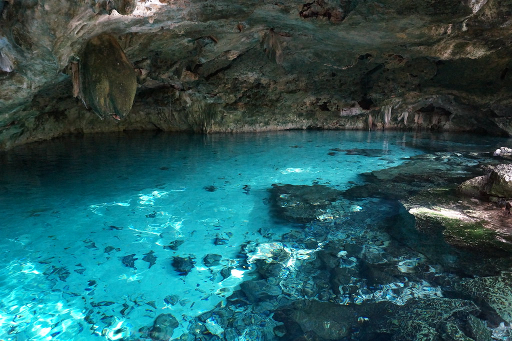 cenote dos ojos tulum mexico