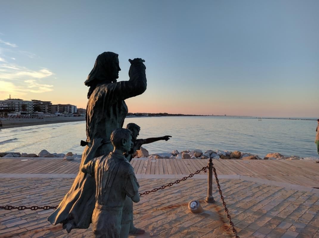 cesenatico monumento pescatori