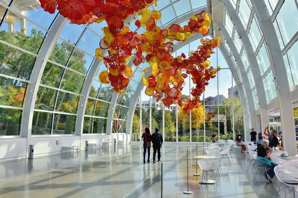 chihuly garden glass