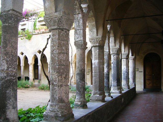 chiostro san francesco sorrento