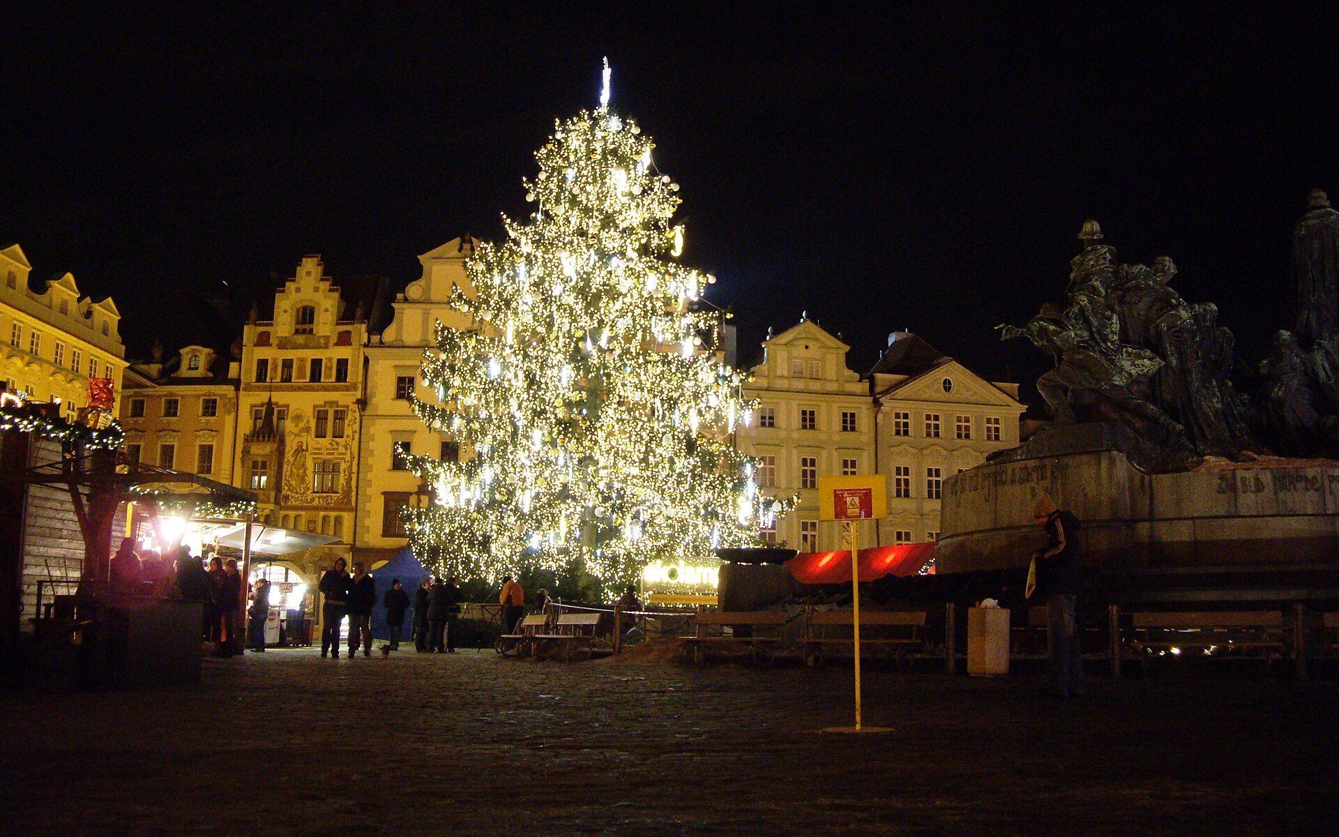 christmastreeinstaroměstskenaměsti panoramio