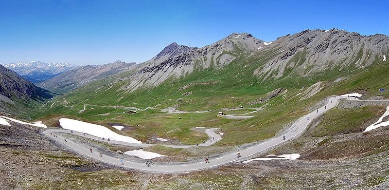 ciclisti a colle agnello