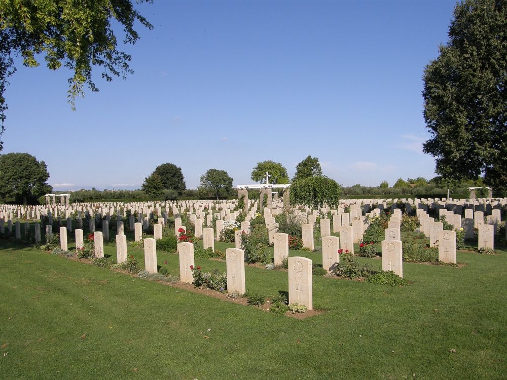 cimitero militare canadese moro river ortona - foto di ra boe