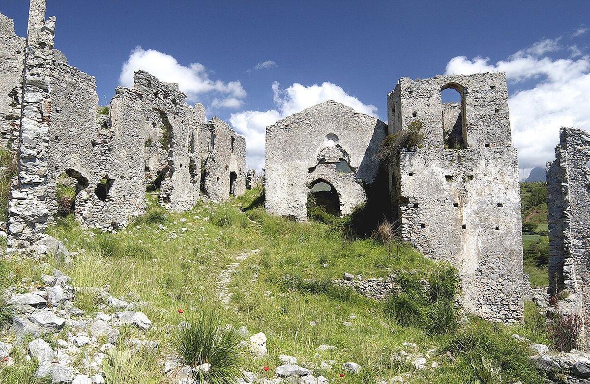 cirella vecchia ruderi borgo abbandonato diamante - foto di eugenio magurno, diamante, italy