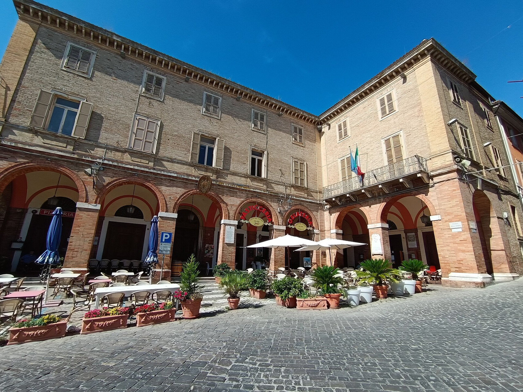 civitanova marche shopping