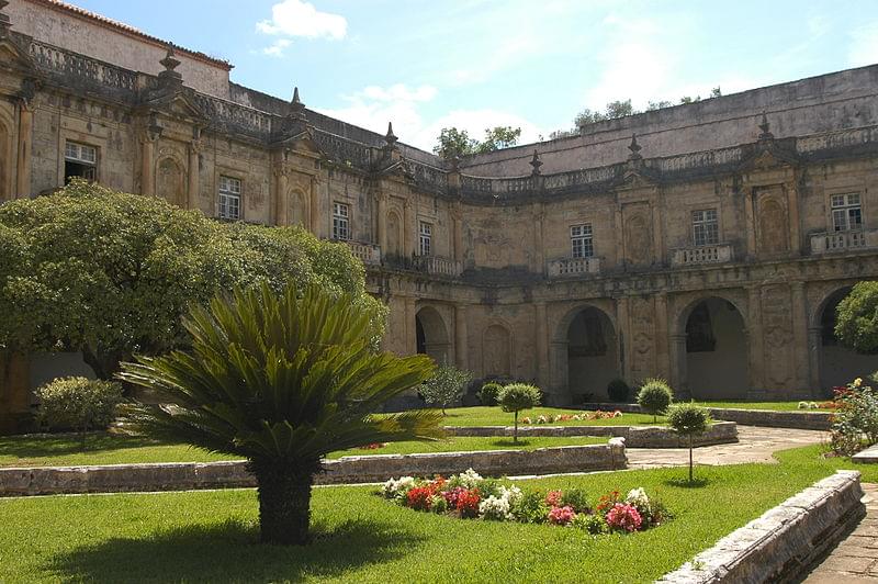 claustro do mosteiro de santa clara a nova 3