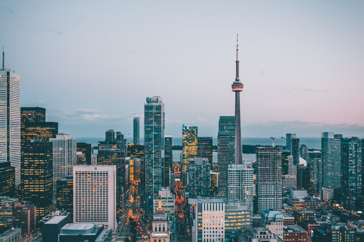 cn tower in toronto