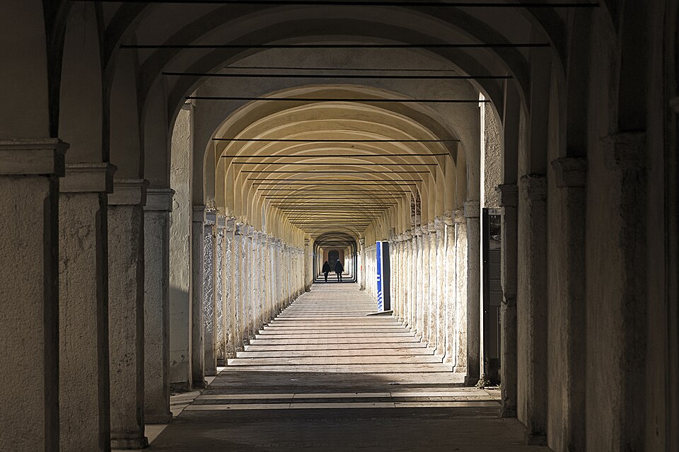 comacchio loggiato dei cappuccini