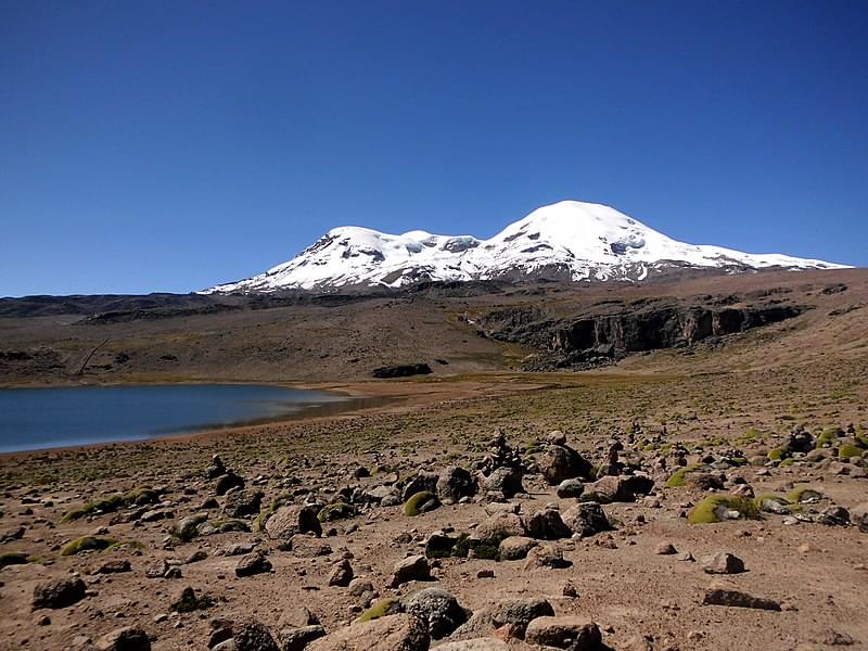 coropuna lake vulcano