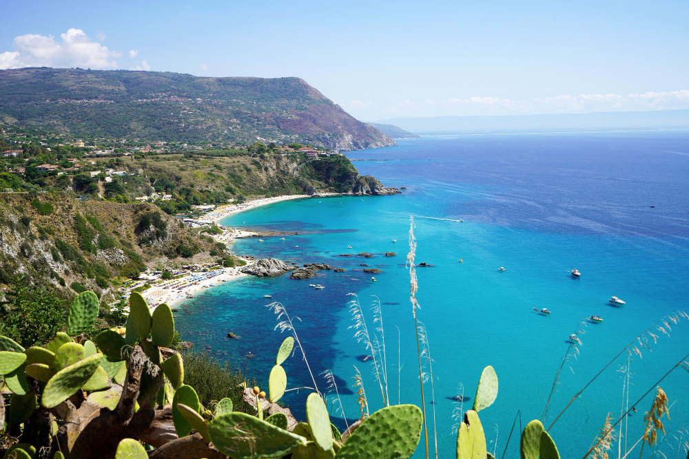 costa calabria con capo vaticano italia