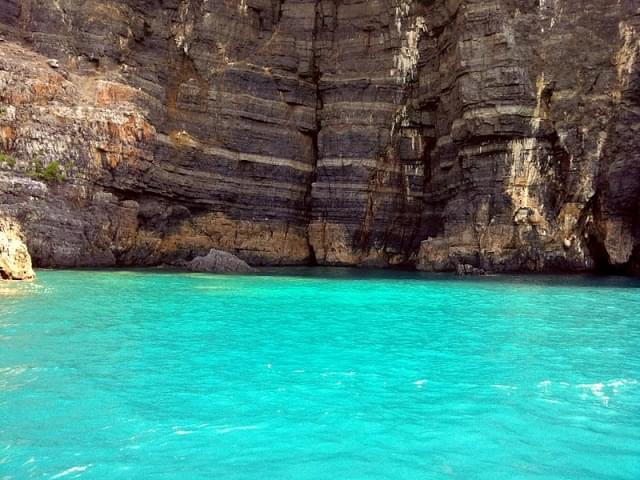 costa degli infreschi presso marina di camerota